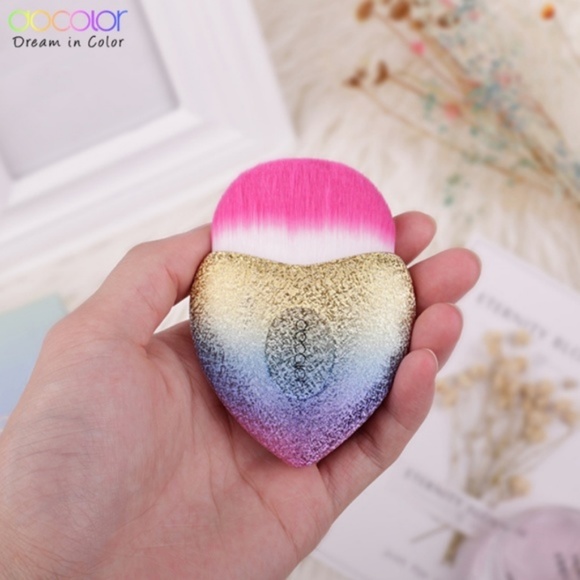 ✨3 for $15✨Rainbow Sparkle Makeup Brush - Picture 6 of 8